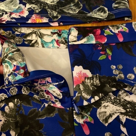 Bebe Crop Top & Matching Skirt - Picture 6 of 8